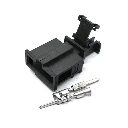 Male Plug 3B0972712 Terminal Pins and Latching Mechanism Detail